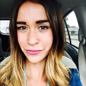 Meet your Posher, Cecily